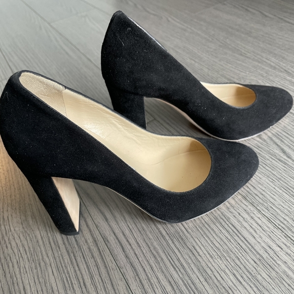 Jimmy Choo black seude pumps - Picture 2 of 6